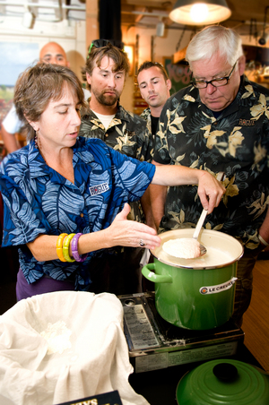 SheanaDavisCheeseMaking02